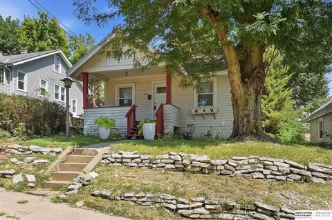 5508 Hickory St, Omaha, NE 68106