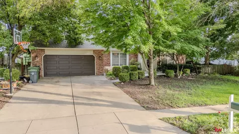 8121 Stockwell St, Lincoln, NE 68506