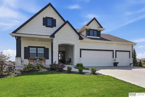 21739 Blaine St, Elkhorn, NE 68022