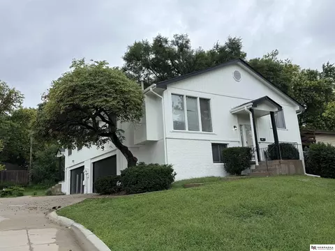 2133-2135 S 46th Ave, Omaha, NE 68106