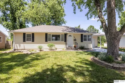 2642 Kendel Dr, Ashland, NE 68003