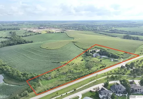 17625 Bennington Rd, Bennington, NE 68007