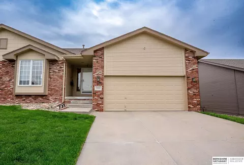 1826 N 155th Ave, Omaha, NE 68154