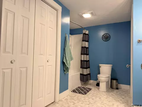 Bath - 505 5th St, Deshler, NE 68340 photo 7 of 7