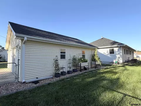 Exterior - 505 5th St, Deshler, NE 68340 photo 6 of 7