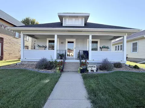 Exterior - 505 5th St, Deshler, NE 68340 photo 7 of 7