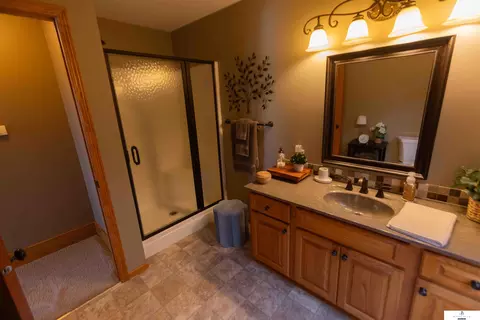 Bath - 1915 24 Rd, Gresham, NE 68367 photo 3 of 5