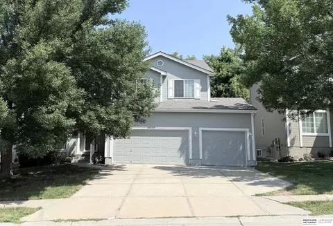 18626 L Cir, Omaha, NE 68135