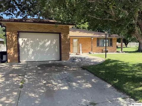 Exterior - 340 N 5th St, Lyons, NE 68038 photo 3 of 7