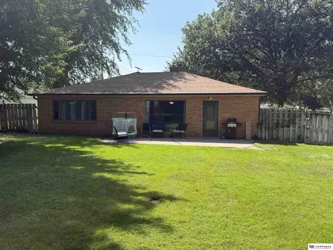 Exterior - 340 N 5th St, Lyons, NE 68038 photo 5 of 7