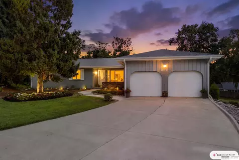 10061 Miami Cir, Omaha, NE 68134