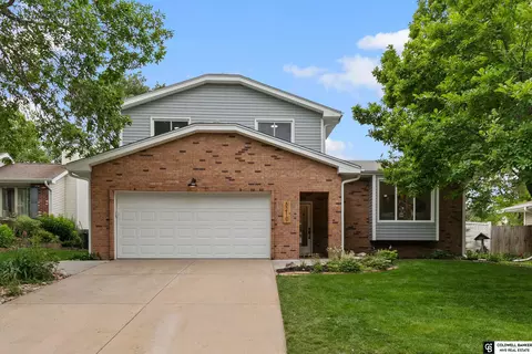 5210 Jade Ct, Lincoln, NE 68516