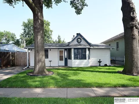 7118 Thurston St, Lincoln, NE 68507
