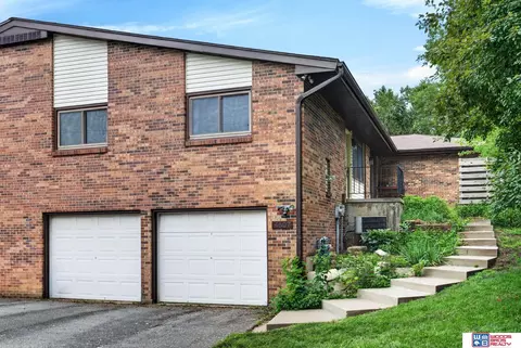 4607 Grassridge Rd, Lincoln, NE 68512