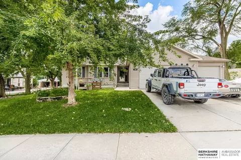 409 2nd St, Milford, NE 68405
