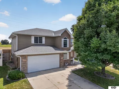 2527 Pavich Dr, Council Bluffs, IA 51501