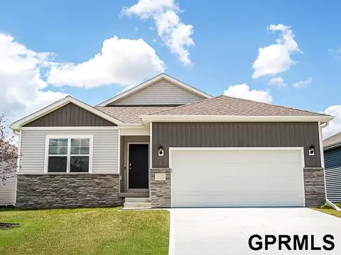 6702 Wren Cir, Papillion, NE 68133