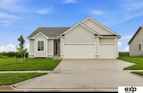 10112 S 180th Avenue Cir, Omaha, NE 68136