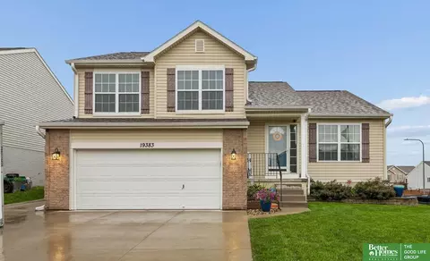 19383 V St, Omaha, NE 68135