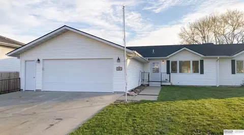503 S Hazel St, Glenwood, IA 51534