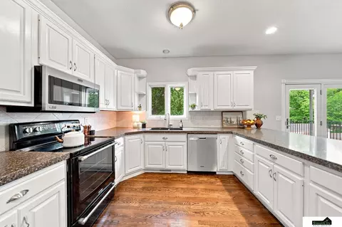 5915 Arrowwood Rd, Lincoln, NE 68526