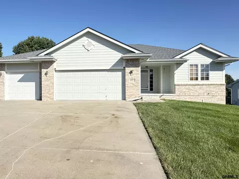 8023 107 St S, La Vista, NE 68128