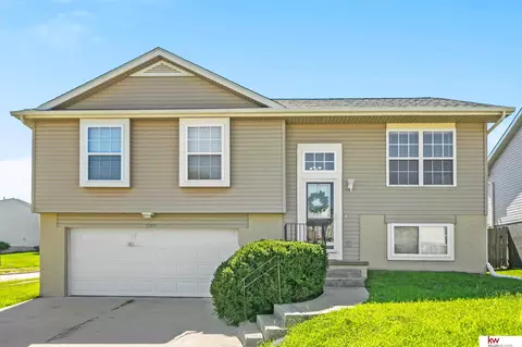 2202 N 166 St, Omaha, NE 68116