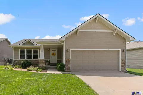 8239 S 17th St, Lincoln, NE 68512
