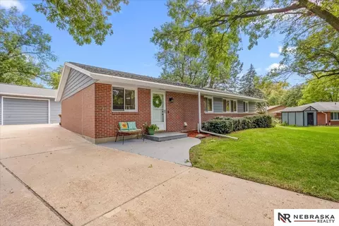 1834 Mindoro Dr, Lincoln, NE 68506