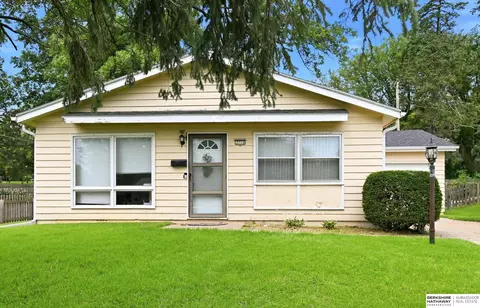 3716 S 92nd St, Omaha, NE 68124
