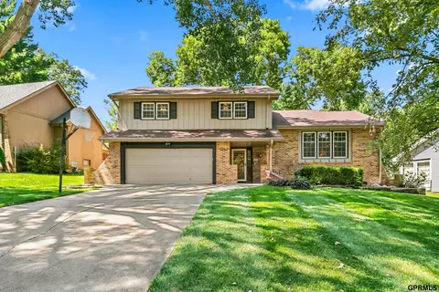 1432 S 136th St, Omaha, NE 68144