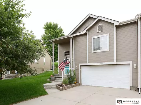10405 S 26th St, Bellevue, NE 68123