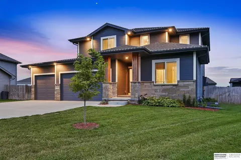 Exterior - 925 Elm Cir, Springfield, NE 68059 photo 2 of 5