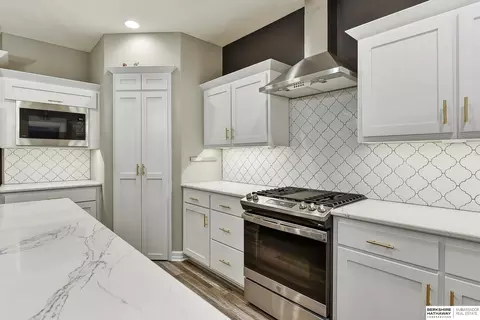 Kitchen - 925 Elm Cir, Springfield, NE 68059 photo 2 of 2