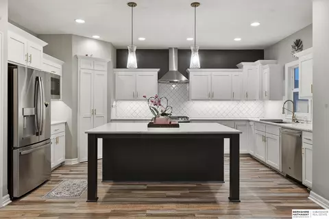 Kitchen - 925 Elm Cir, Springfield, NE 68059 photo 1 of 2