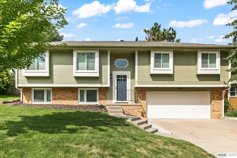 1008 Conestoga Rd, Papillion, NE 68046
