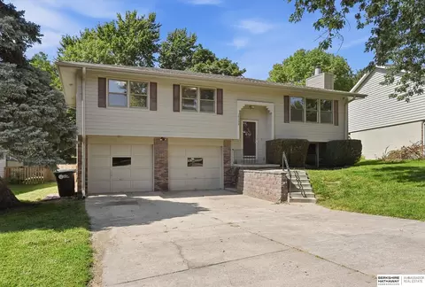 15334 Westchester Dr, Omaha, NE 68154