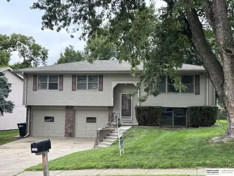 15334 Westchester Dr, Omaha, NE 68154