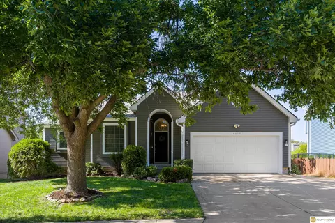 16408 Sprague St, Omaha, NE 68116