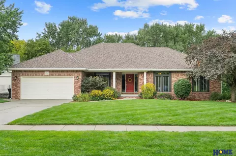 6715 Leesburg Ct, Lincoln, NE 68516