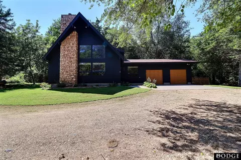 2961 Indian Peak Dr, Morse Bluff, NE 68648
