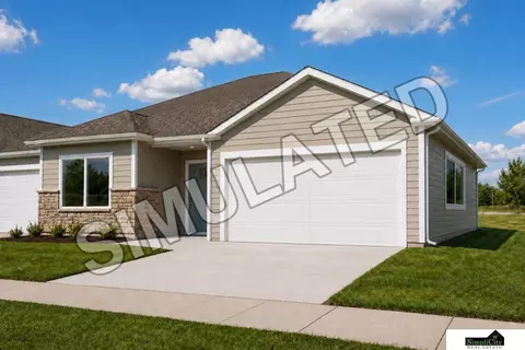 8806 Lady Bug Ln, Lincoln, NE 68526