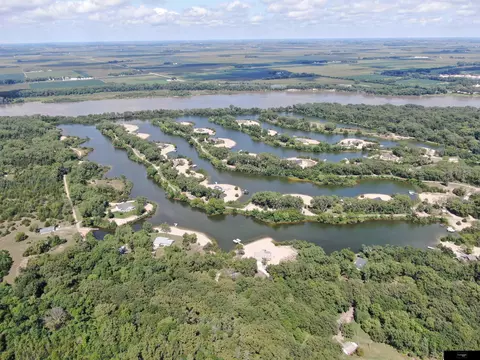 2334 Deer Holw, Morse Bluff, NE 68648