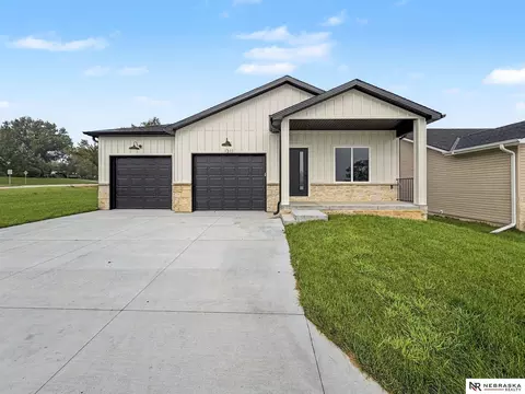 1311 SW 36th St, Lincoln, NE 68522