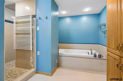 Bath - 2056 Platteview Dr, Cedar Creek, NE 68016 photo 1 of 5