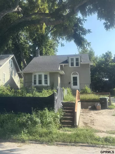 2573 Ida St, Omaha, NE 68112