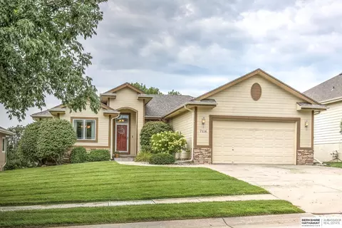 7114 N 146 St, Bennington, NE 68007