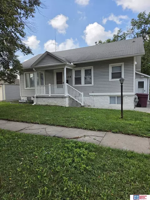 135 N 32nd St, Lincoln, NE 68503