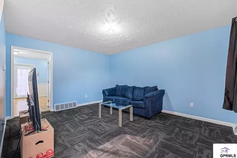 190 Winnie Dr #5, Bellevue, NE 68005