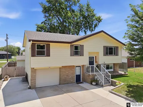 9940 N 147th St, Waverly, NE 68462